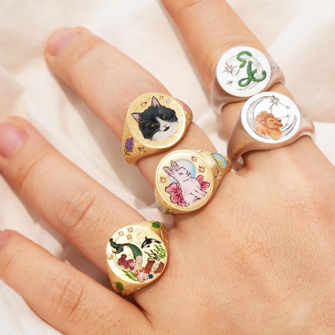 Pet portrait ring, custom enamel gold ring by Hollymollyshoppie