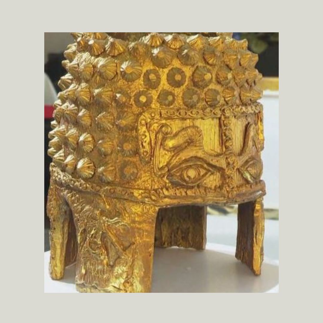 Reference photo of Romanian helmet artifact, used as input for AI jewelry design in Castimize.